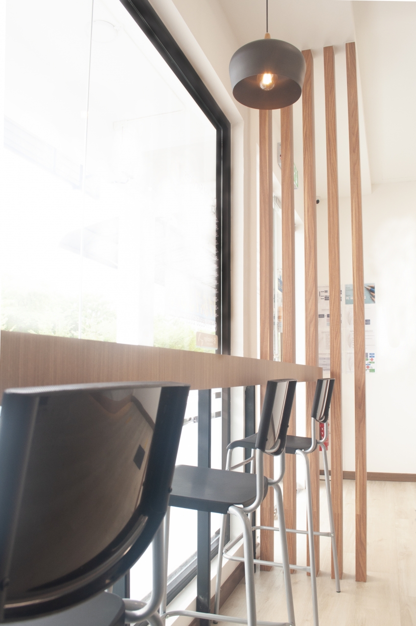 Clinic Tour 2020-11-01 - Bar area